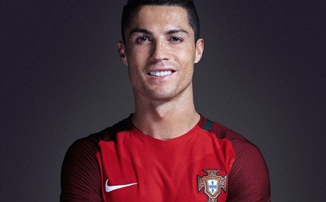 رۆنالدۆ لە چاوەروانی پێنج ژماره‌دا