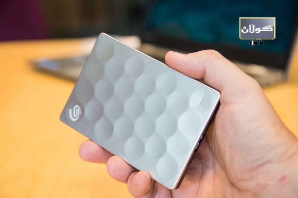 چاوخشانێك بەسەر هاردێكی پۆرتێبڵدا