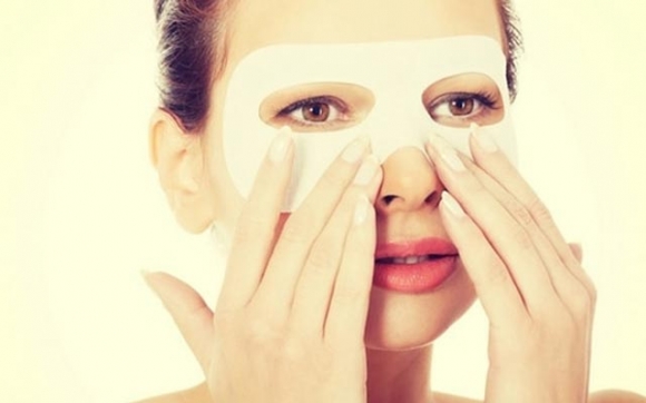 شێوازێک بۆ لابردنی ماکیاژی چاوەکانت