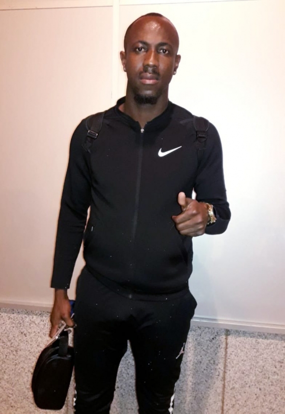 یاریزانێكى ھەڵبژاردەی تریندادو تۆباگۆ په‌یوه‌ندی به‌ یانه‌ى هه‌ولێرده‌كات