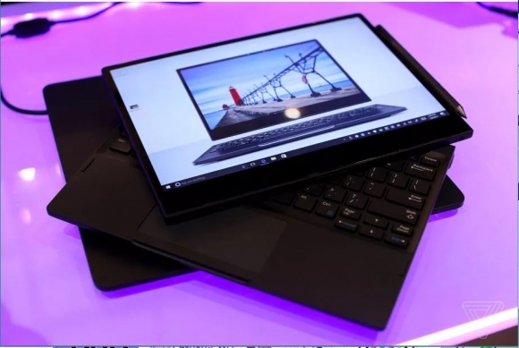 دێڵ یەکەم لاپتۆپی بارگاویکردنەوەی وایەرلێسی خستە بازاڕەوە