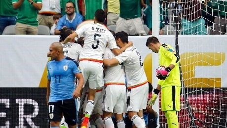 هاوڕێکانی لویس سوارێز دۆڕان