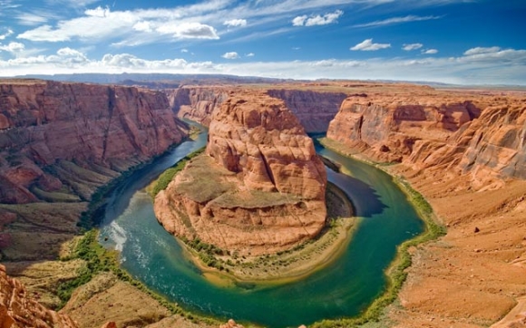 كەنداوێك لە شێوەی ناڵی ئەسپ