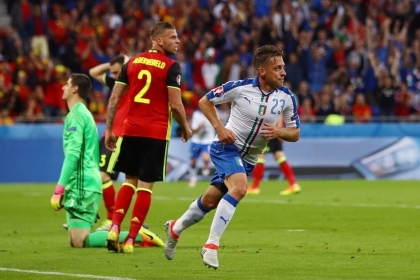 ئەستێرەكەی ئیتاڵیا و یانەی سەندەرلاندی ئینگلیزی پەیوەندی بە ناپۆلیەوە كرد