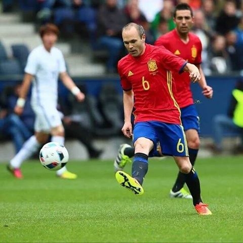 ئینێستا بە باشترین یاریزانی یاری نێوان ئیسپانیا و تورکیا دیاریکرا