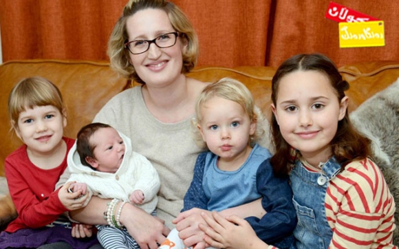 دوو خوشك و برایەك رۆژی لەدایكبوونیان وەكو یەكە!