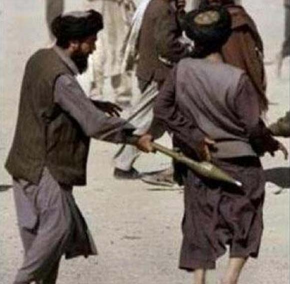 گاڵتە كردن بە (ئار بی جی)