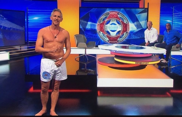 گاری لینیكەر ئەو پێش كەشكارەی كە بە رووتی و مایەوە بەڵێنەكەی بردەسەر