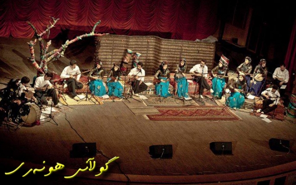 كچه‌ یارسانه‌كانی رۆژهه‌ڵاتی كوردستان گۆرانی ده‌چڕن