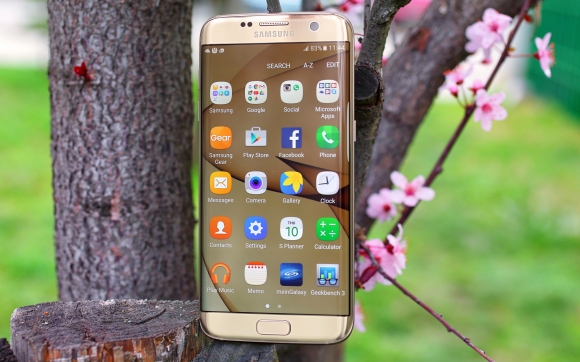 فرۆشی گالەکسی ئێس ٧ و ئێس ٧ ئێج ژمارەیەکی تری تێپەڕاند