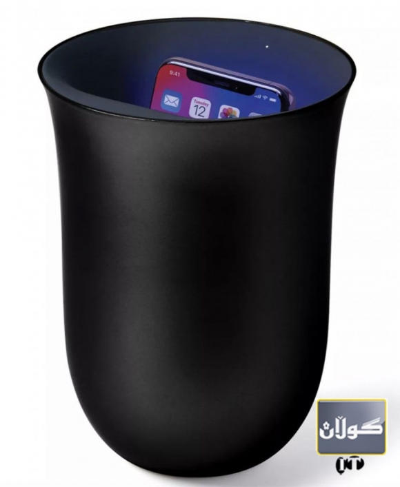 گوڵدانێك مۆبایل پاك و شەحن دەكاتەوە