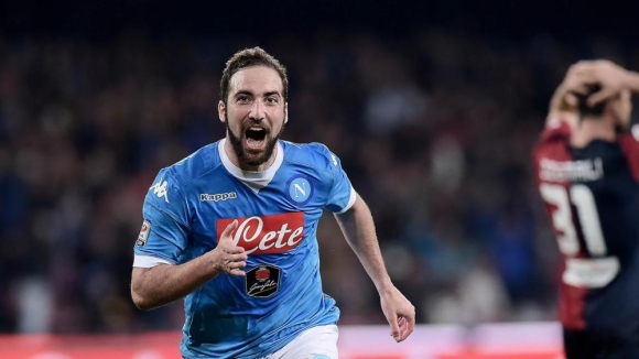 خانمە پیرەكە شوێنگرەوەی ھیگواین دەستنیشان دەکات