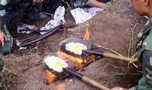 هێلكە و روون لەناو خاكەناس!