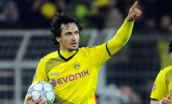 ھەفتەی داھاتوو باڤاری و دۆرتمۆند چارەنووسی یاریزانێک دیاری دەکەن