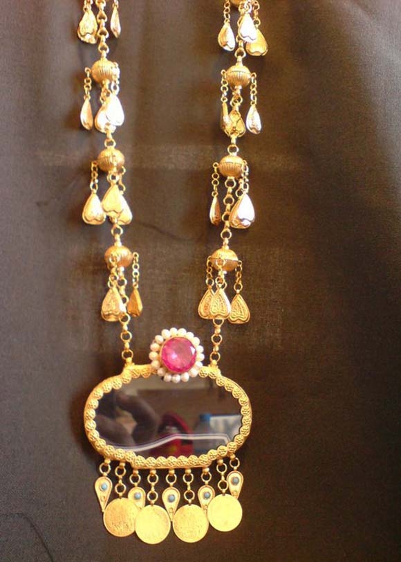 ئاشق بەند گەورەترین و بە بەهاترین ئێكسسواری كوردەواری