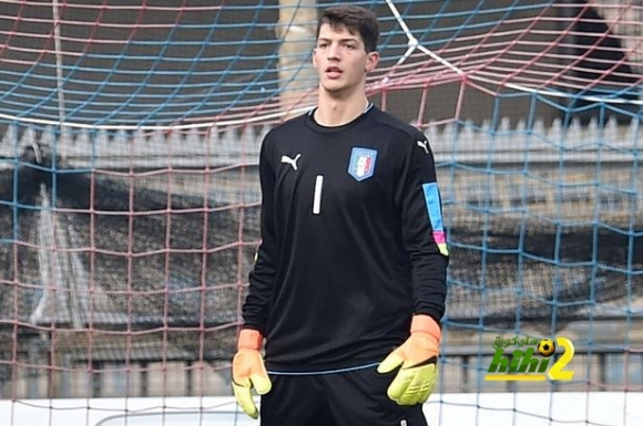 یونایتد چاوی لە گۆڵپارێزکی لاوە