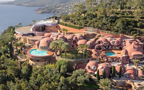 گەشتێک بە ناو گرانترین خانووی جیهان