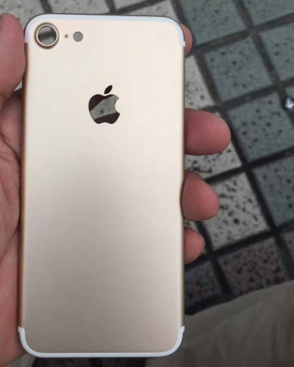 يەکەم وێنەی ئايفۆن حەوتی گۆڵد بڵاوکرايەوە