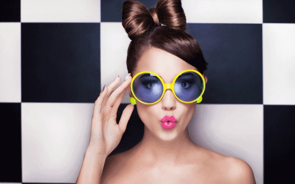 نهێنی جوانیی چاویلكەكان بدۆزەوە