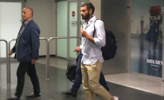 بە فەرمی ... ئینته‌ر ئەستێرەیەكی سێر یا ئەی هێنایە ریزەكانی