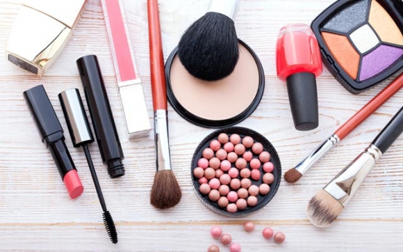 با كەرەستەكانی جوانكاری هەمیشە هاوەڵت بن