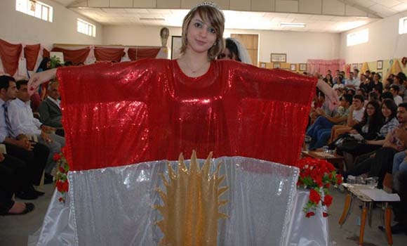 كچانی كورد ئاڵای كوردستان دەپۆشن