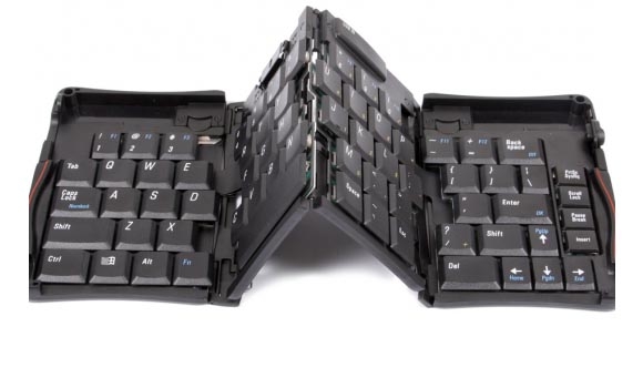 كیبۆردێك  لەگیرفاندا جێی دەبێتەوە