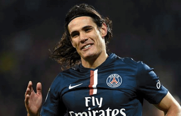 کاڤانی لە یانەی خانمە پیرەکە نزیک بۆتەوە