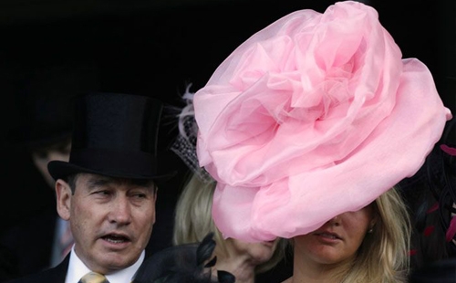 كڵاوێك لە شێوەی گوڵ