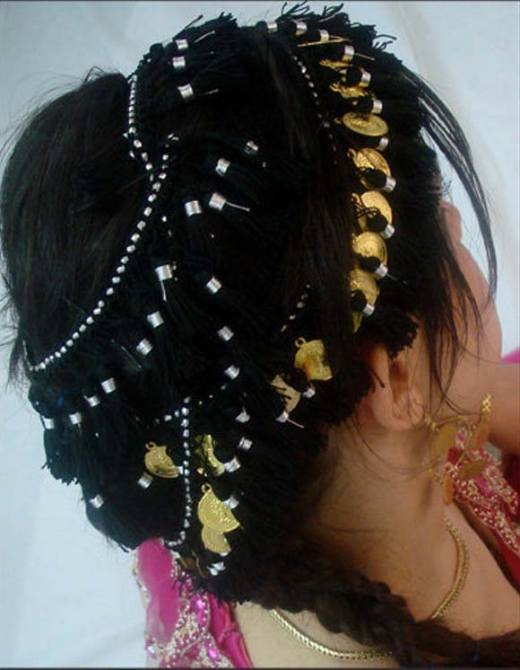 كڵاو و سەروبەست، خانمان ڕازاوەتر دەكەن