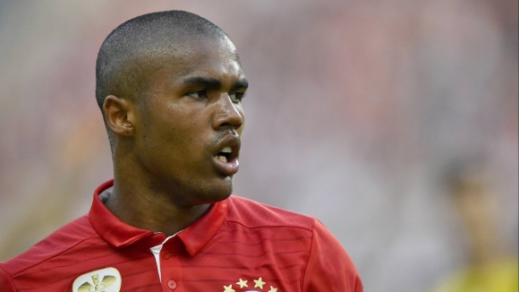 یۆڤانتۆس بۆ گواستنەوەی دۆگلاس كۆستا لەسەر هێڵە