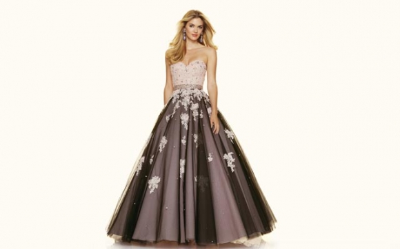 كراسی درێژ بۆ بۆنە و یادەكان