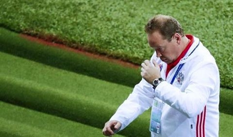 راهێنه‌ری هه‌ڵبژارده‌ی رووسیا بە فەرمی وازی لە پۆستەكەی هێنا