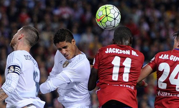 ئەم شەو جیھان چاوی لە سان سیرۆیە