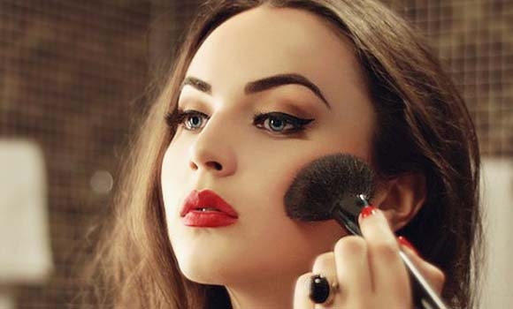 ماكیاژی سادە ستایلێـكی قەشەنگ و شایستە