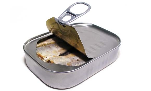 ماددەی زیانبەخش لەناو خۆراكی قوتووبەنددا