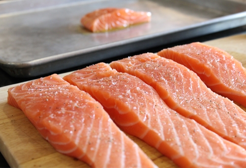 ماسی سالمۆن و دابەزینی كۆلیستیرۆل