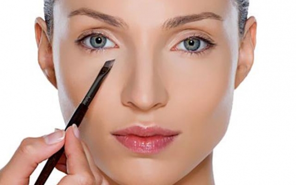 ماکیاژەکەت لە ئارەقکردنەوە بپارێزە