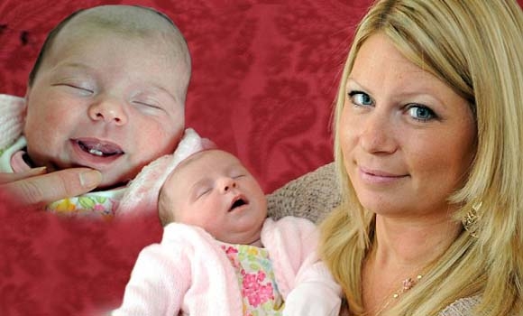 منداڵێك (2) مانگە و ددانی هاتووە