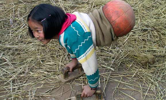 منداڵێكی نیوە جەستە