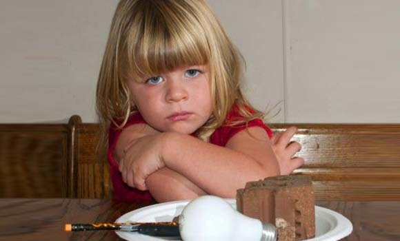 منداڵێكی خۆڵ و بەرد خۆر!