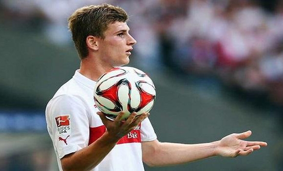 بەرسا کار لەسەر شەش یاریزانی لاو دەکات