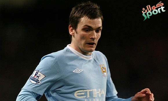 جۆنسۆن لەگەڵ مانچینی بەشەڕ دێت و داوای رۆیشتن دەكات