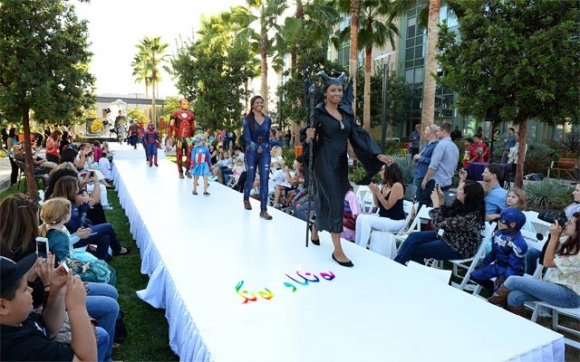 نمایشی جلوبەرگ لەسەر شەقام