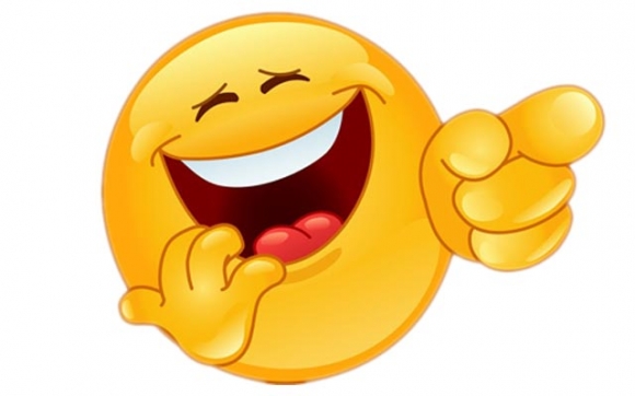 - مامۆستایەك بە قوتابیەكانی گوت: هەر یەكەو وێنەیەك بكێشن. هەموو خەریكی وێنەكێشان بوون، دواجار مامۆستا بۆ بینینی وێنەكان دەچێتە لای یەكێك و دەڵێ: بۆ هیچت نەكێشاوە؟ ئەویش دەڵێ: مامۆستا وێنەی گا