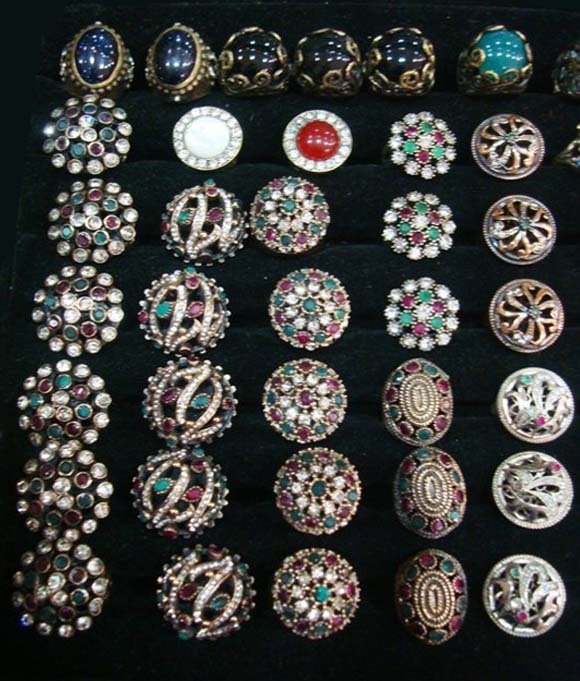 مۆدەكانی ئەنگوستیلە لە كوردستان