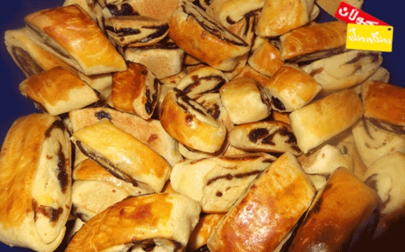 كولیچەی بە خورما و گوێز