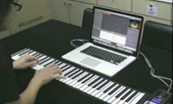 بە كۆمپیتەر موزیك بژەنە