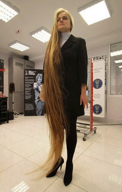 خاوەن درێژترین قژ بەڕێوەیە