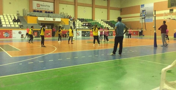 بە وێنە ... كچانی ئه‌كاد و بنه‌سڵاوه‌ یاریه‌كی دۆستانه‌یان ئه‌نجام دا